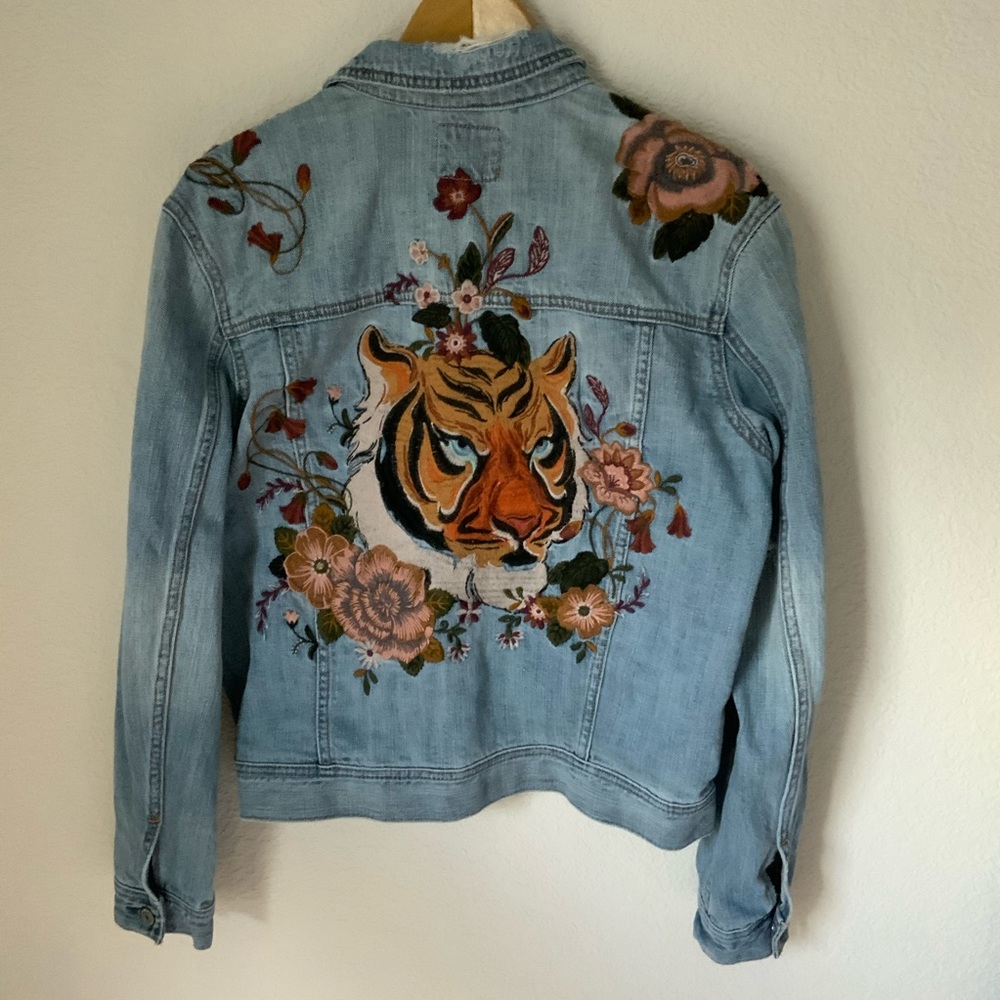 American eagle embroidered tiger jean jacket